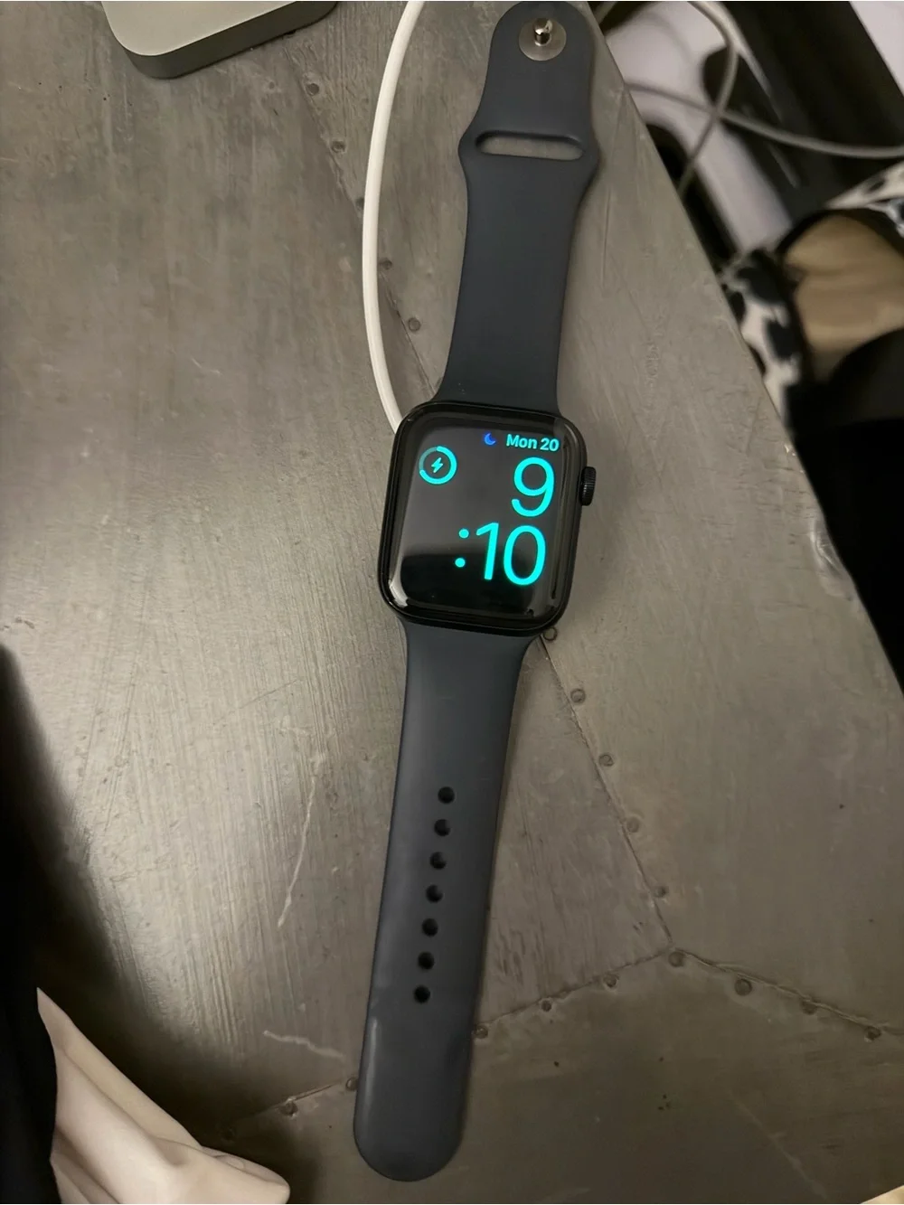 Apple Watch SE GPS 44mm Midnight Aluminum with Midnight Sport Band